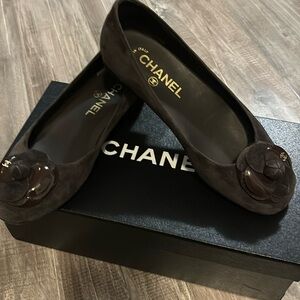 Chanel women flats shoes size 35.5